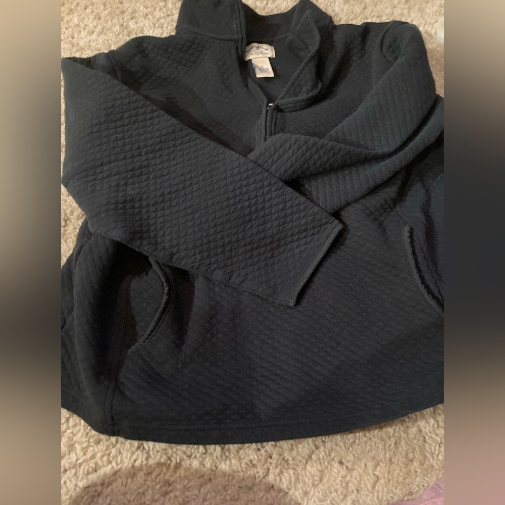 BLUE MOUNTAIN black sweater pullover